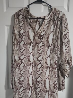 Worthington Snake-Pattern Blouse in Cream and Brown